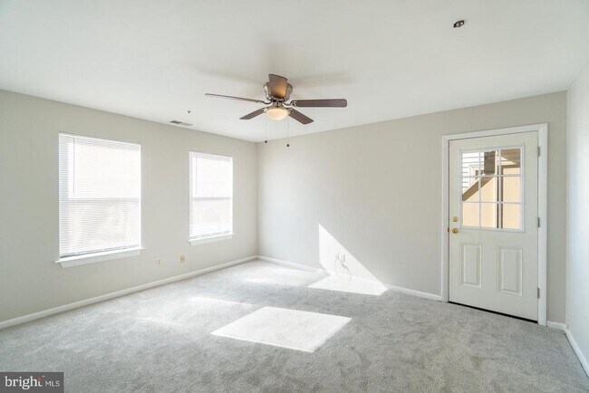 Building Photo - 13408 Shady Knoll Dr