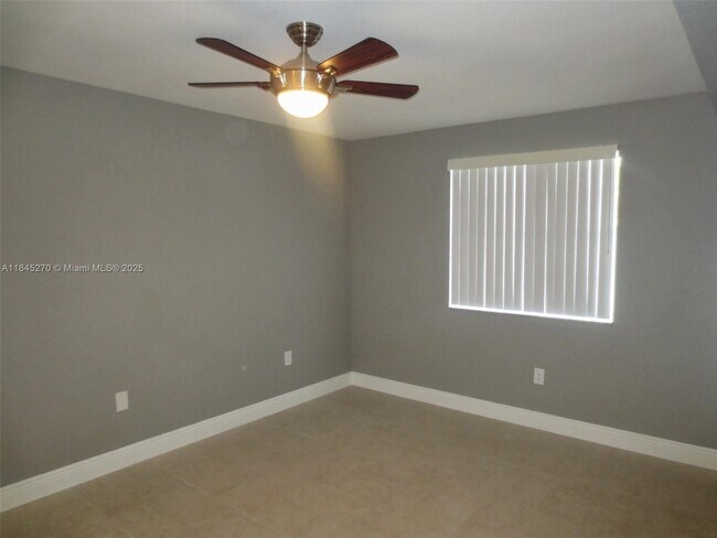 Building Photo - 2850 N Oakland Forest Dr
