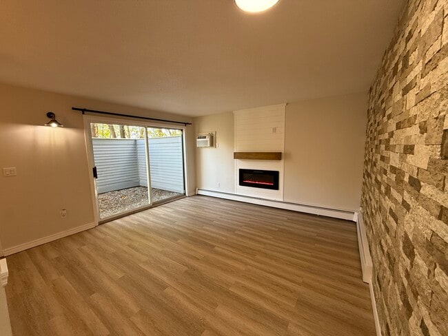 Building Photo - 1 Sundance Dr