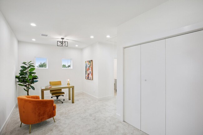 Building Photo - 6739 Liverpool St