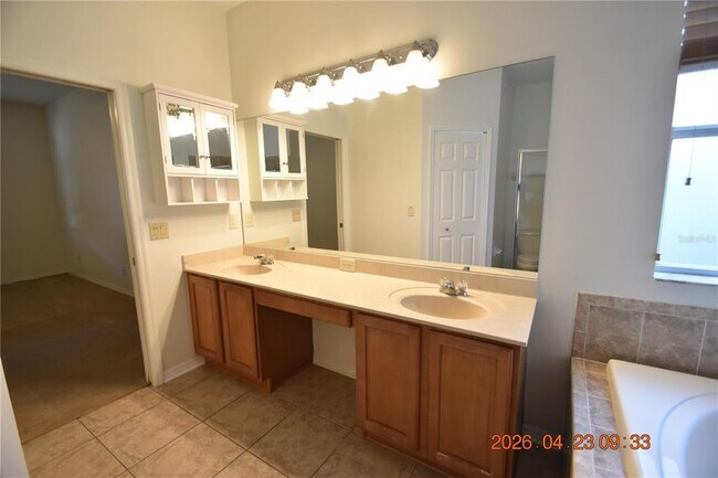 Building Photo - 30633 Totteridge Pl