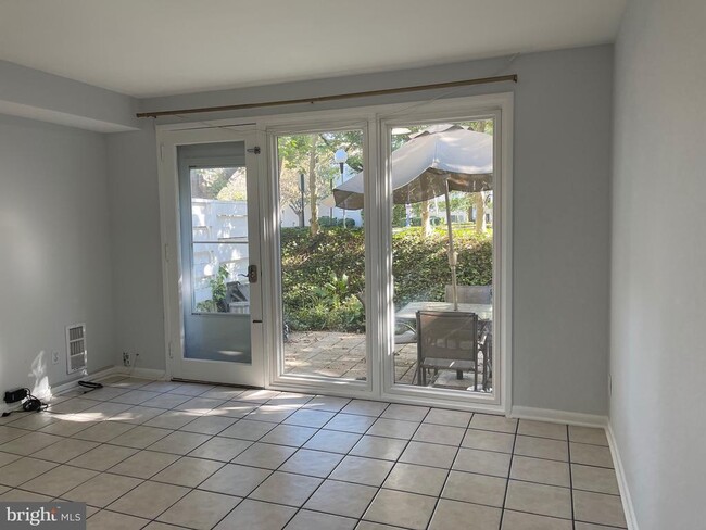 Building Photo - 108 G St SW