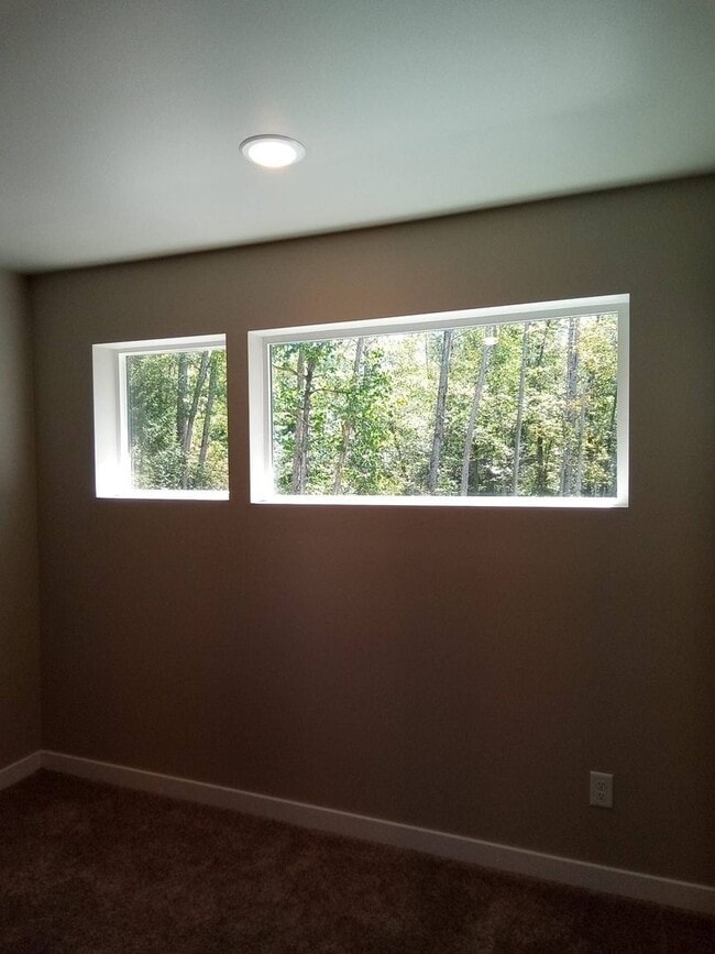 Building Photo - 3 Bedroom, 2.5 Bath in Blaine in Newer Nei...