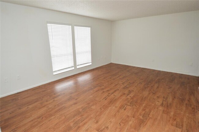 Building Photo - 8425 Cerro Cir