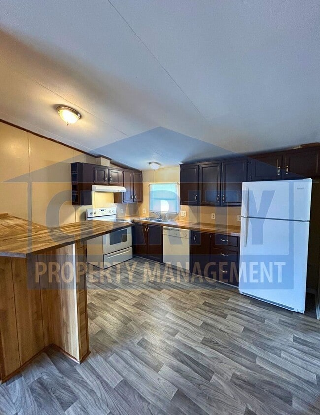 Building Photo - Charming 3-Bedroom with Large Yard