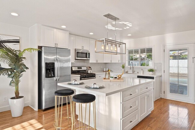 Building Photo - Beautiful 4 bedroom 2 bath home available ...