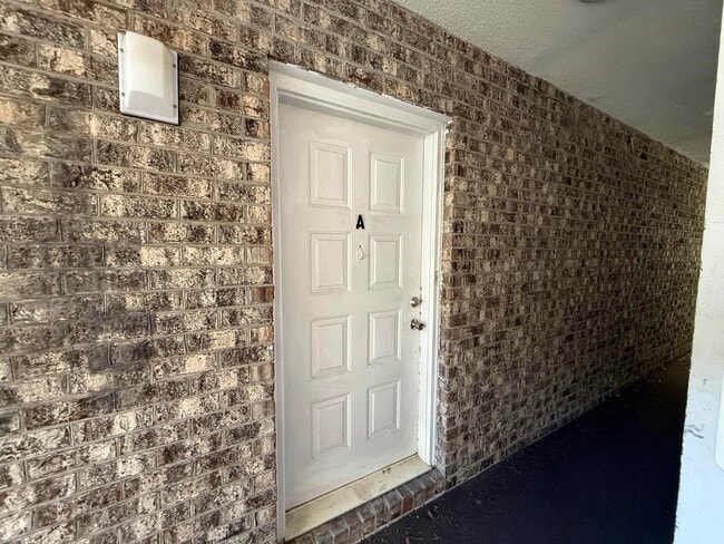 Building Photo - 407 76th Ave N