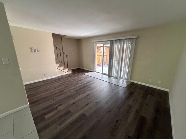 Building Photo - Central and updated 3 bedroom 1.5 bath tow...