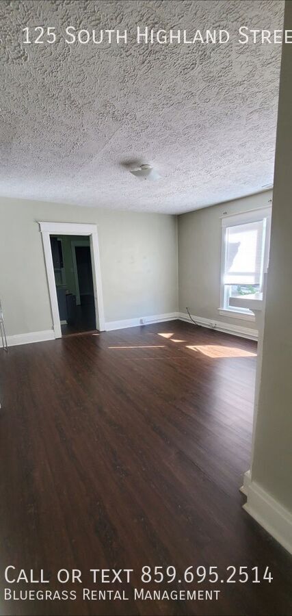 Building Photo - Charming 2-Bedroom Apartment in Winchester...