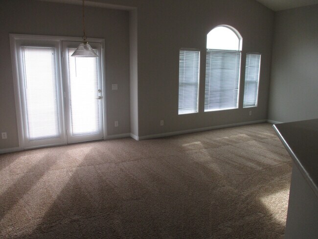Building Photo - 5514 Big Red Ct
