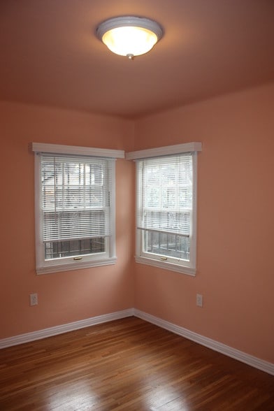 Double-hung Sash Windows - 2322 E 2nd St