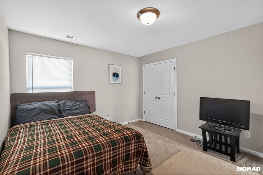 Building Photo - 10622 Elm Bend Dr