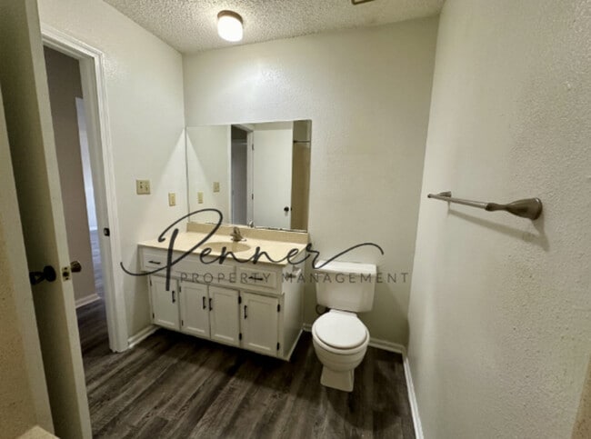 Building Photo - 105 SW 20th St