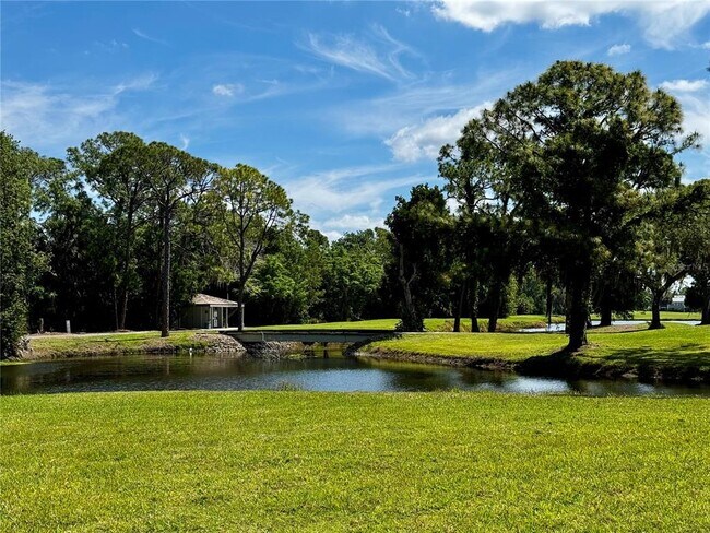 Building Photo - 4644 Weybridge St