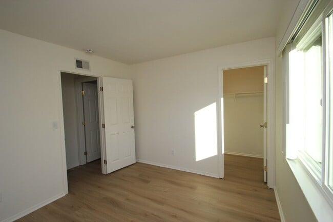 Building Photo - 6356 Swallow St