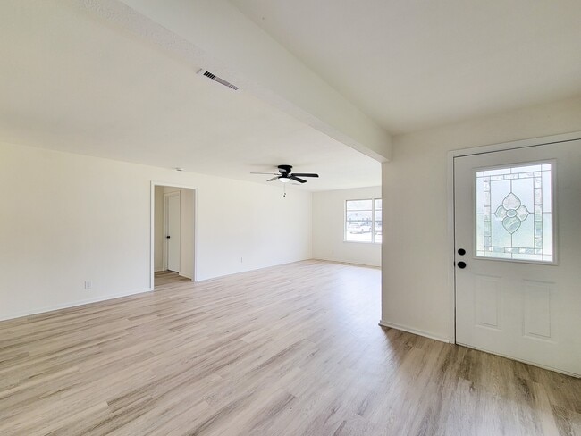 Building Photo - 301 Cypress St