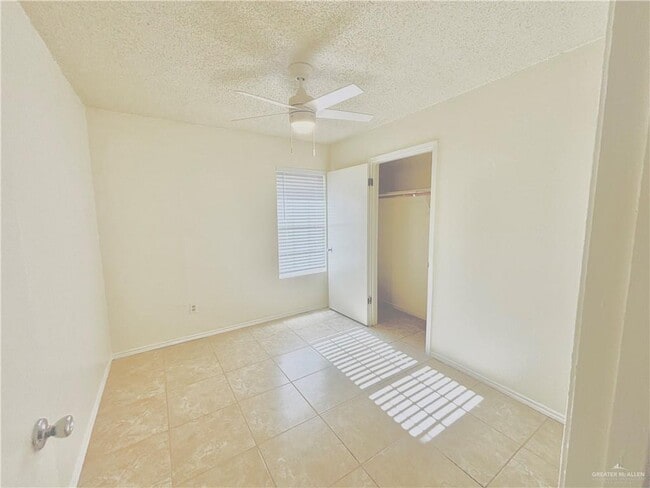 Building Photo - 3528 La Vista Ave