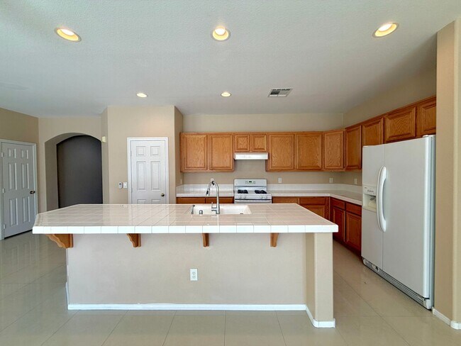 Building Photo - 7493 Longhorn Lodge Ave