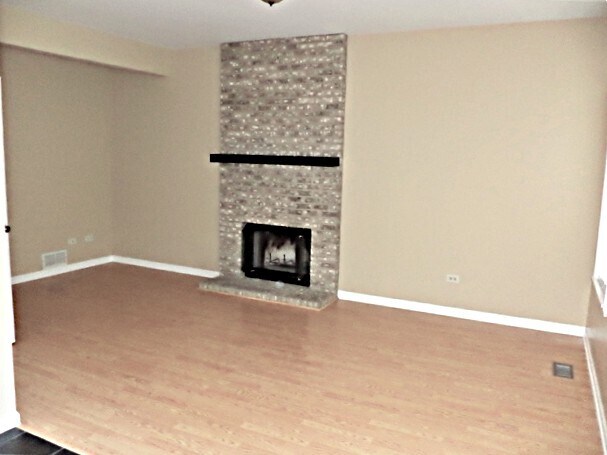 Building Photo - 8601 Sycamore Ct