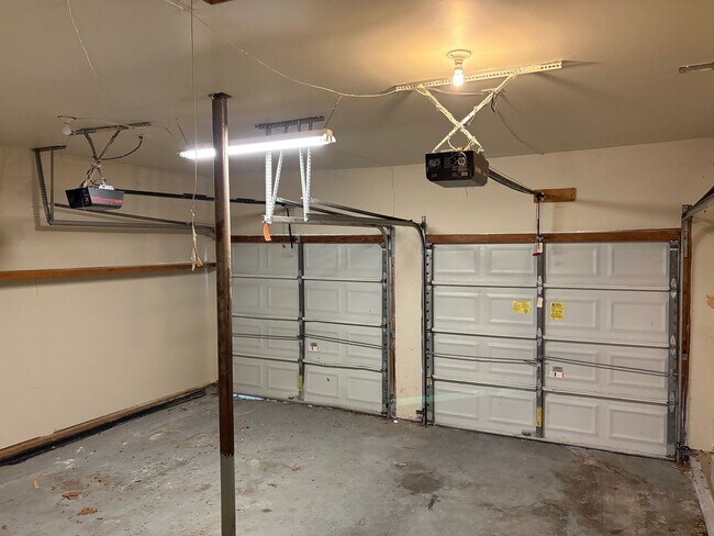 Building Photo - Single Family Home in Villages of Brentwood