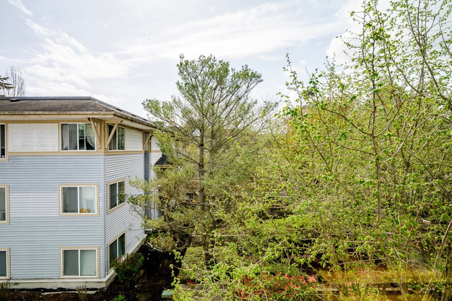 Building Photo - 4740 21st Ave NE