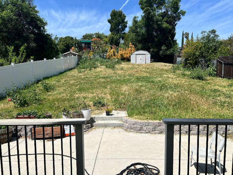 Building Photo - 885 Masterson Dr