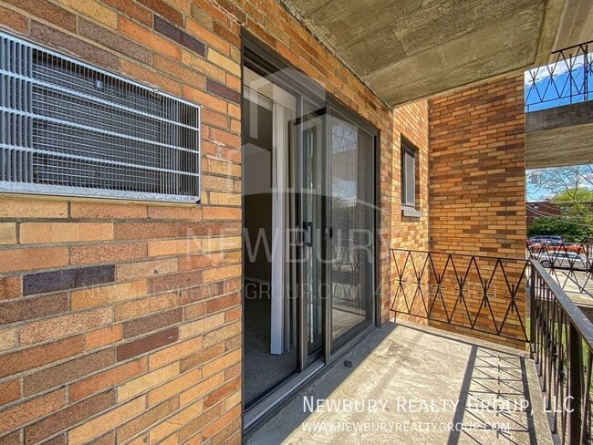 Building Photo - 1459 Poplar St