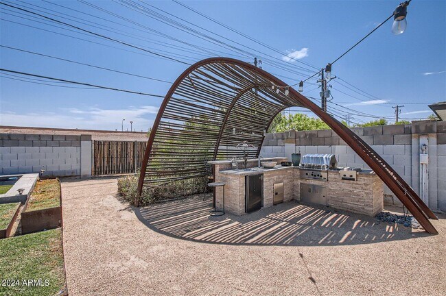 Building Photo - 3213 N 63rd Pl