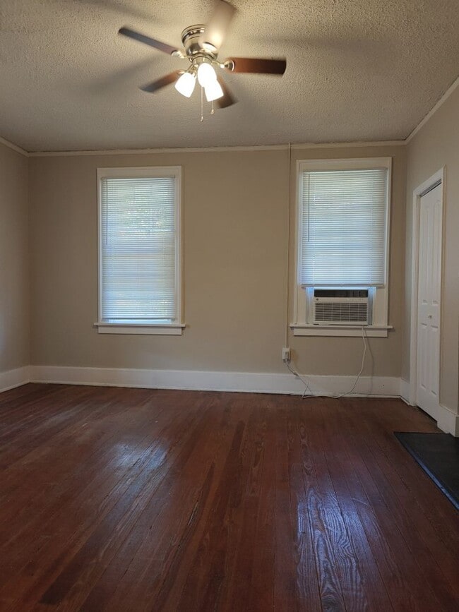Building Photo - One Month's Free Rent!