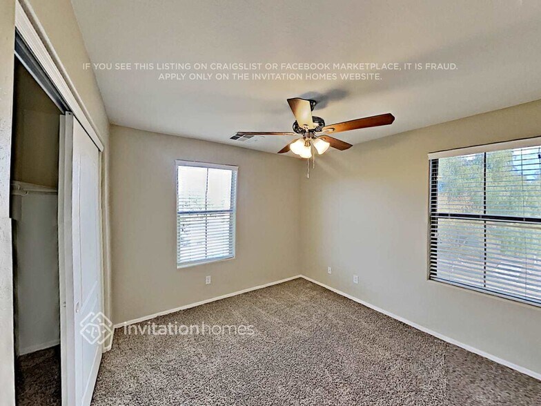 Building Photo - 3351 E Oakland St