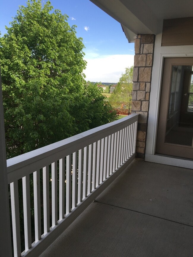 Building Photo - Beautiful + Bright Broadlands Condo for Lease!