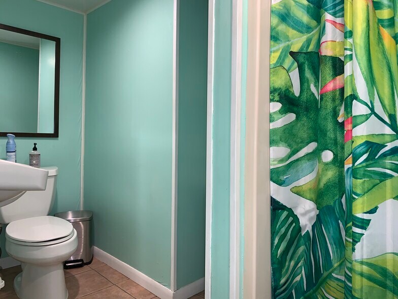#B. Bathroom with step in shower. - 4408 Avenue S 1/2