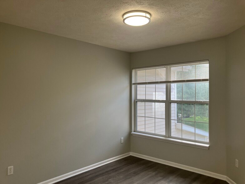Building Photo - 1789 Park Trl NE