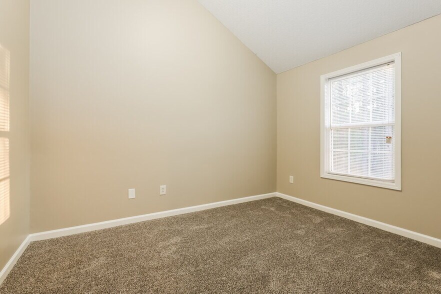 Building Photo - 615 Beddick Ln