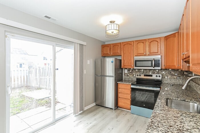 Building Photo - 8 Ute Ct