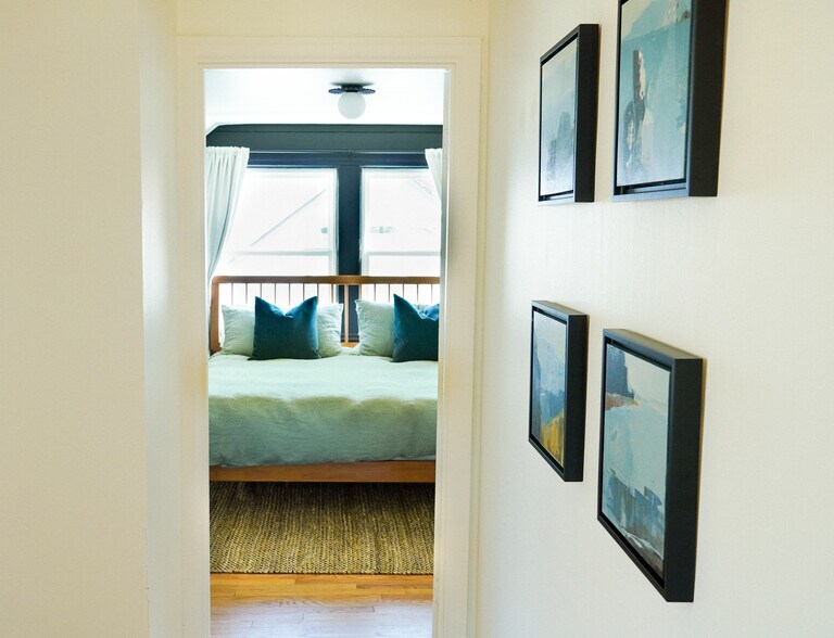 Building Photo - 4603 NE Irving St