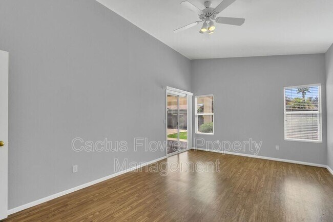 Building Photo - 2401 E Derringer Way