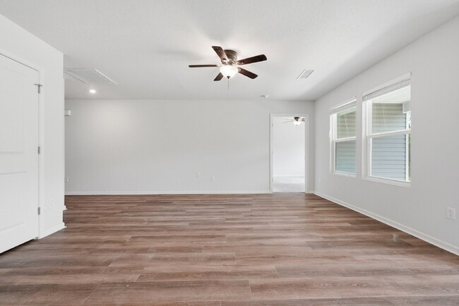 Building Photo - New community! Three bedrooms, two bathrooms and ready for you to move into!