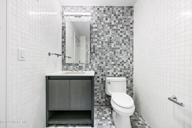 Building Photo - 15 Morris Ave