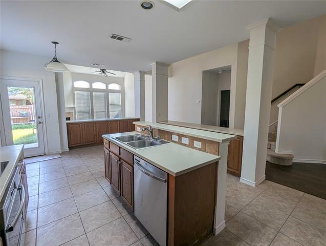 Building Photo - 7686 Creekmere Dr