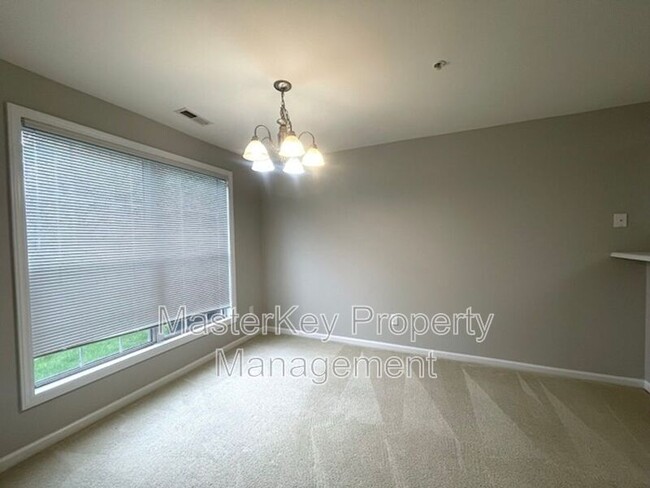 Building Photo - 1113 Chenille Dr