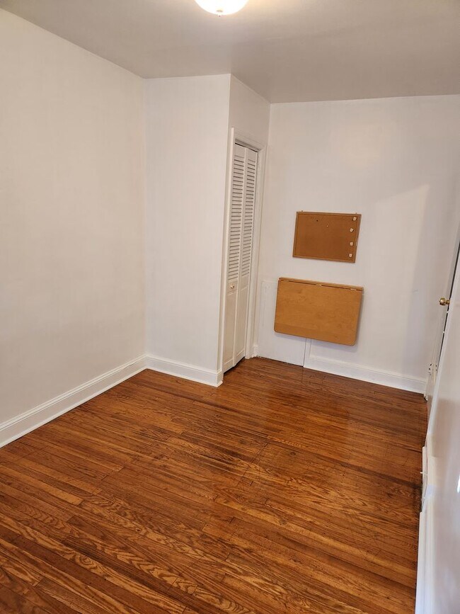 Building Photo - Remodeled Home - Mayfair