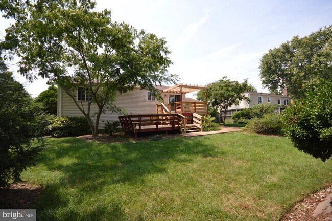 Building Photo - 7011 Vantage Dr