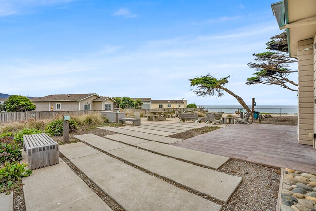 Building Photo - 428 4th Ave