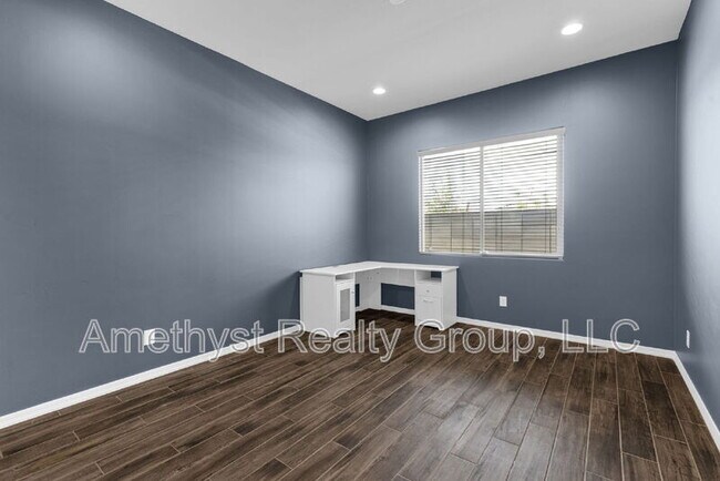 Building Photo - 5116 N 185th Ave