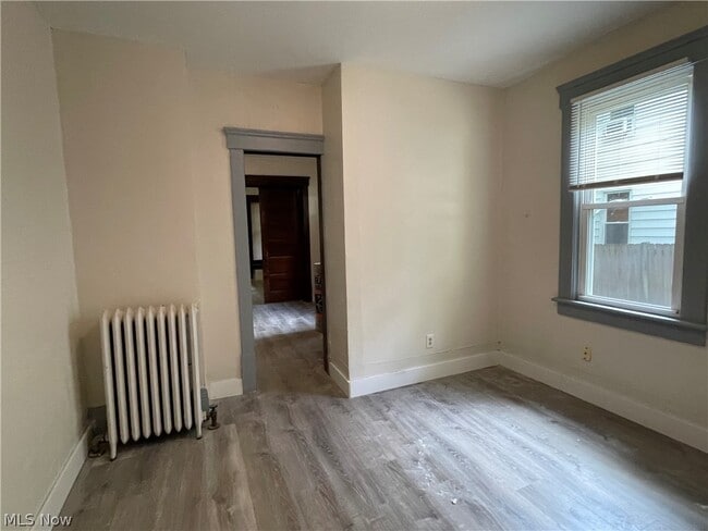 Building Photo - 84 Rhodes Ave