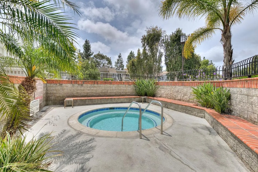 association hot tub (2 of 2) - 14 Coventry Ln