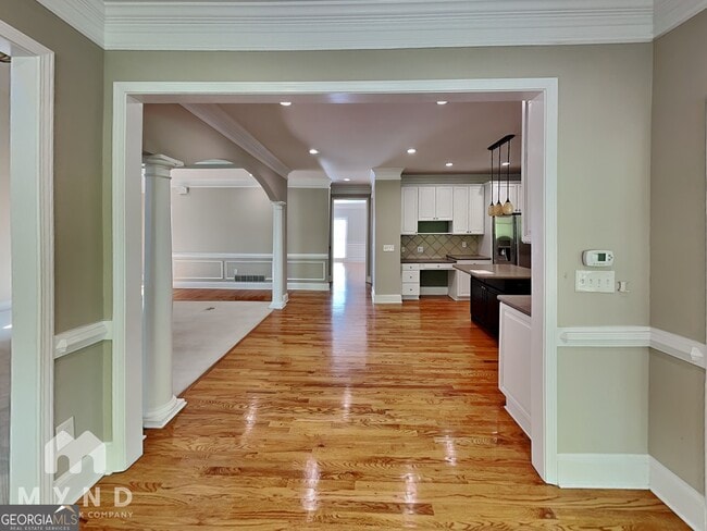 Building Photo - 12515 Magnolia Cir