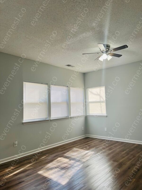 Building Photo - 9601 Marshbrooke Rd