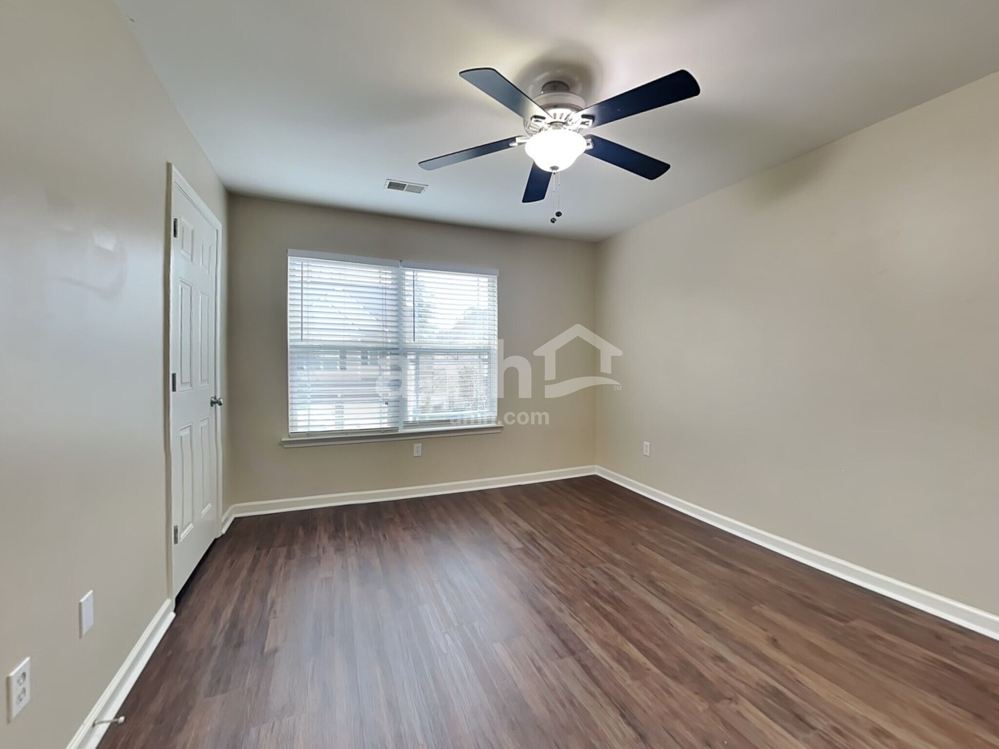 Building Photo - 75 Summer Hill Way